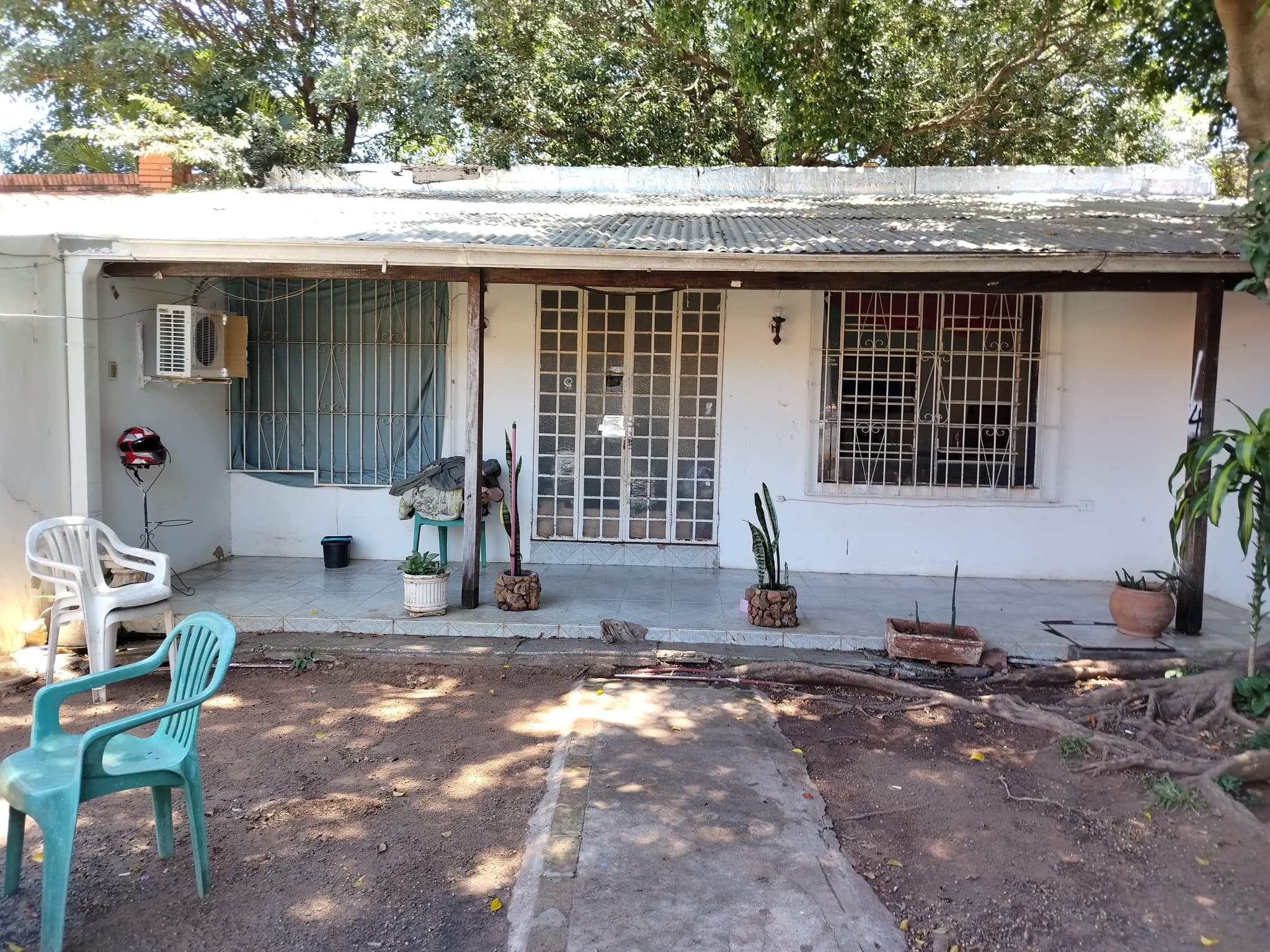 *vendo amplia casa con piscina en Lambaré barrio san rafael*, foto 3