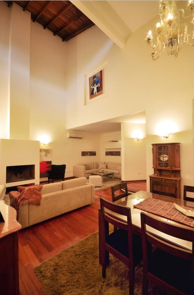 hermosa residencia en el barrio Mburicao de Asuncion, foto 2
