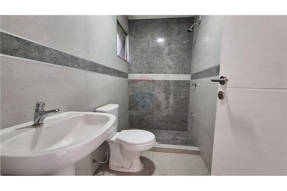 Alquiler comercial en Villa Elisa