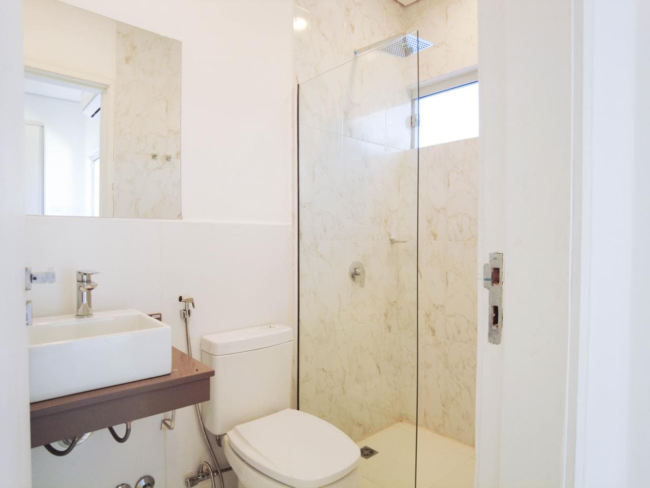 En Zona Jardin De Oro, Luque.Vendo Moderna Propiedad, foto 2