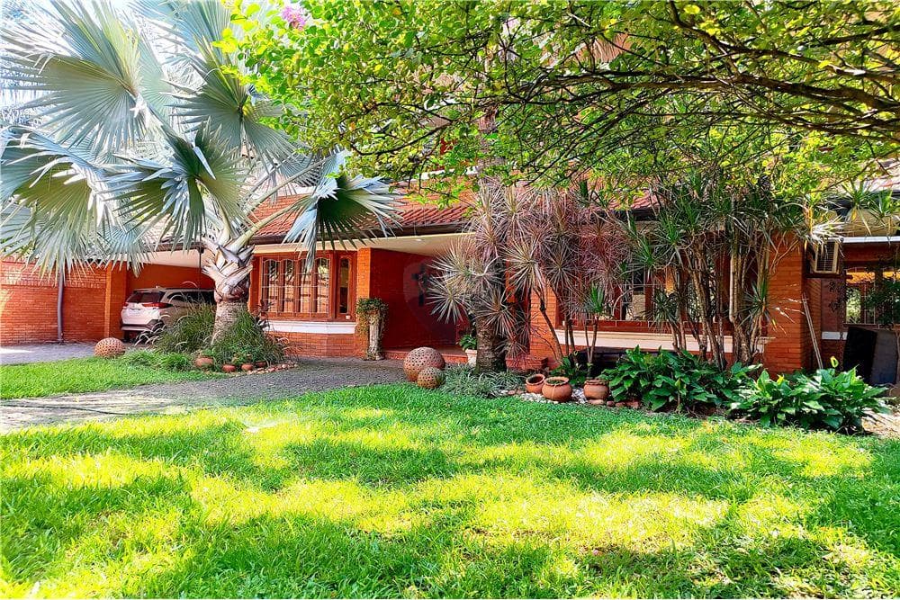 residencia de 1500m2 de 5 dormitorios, foto 1