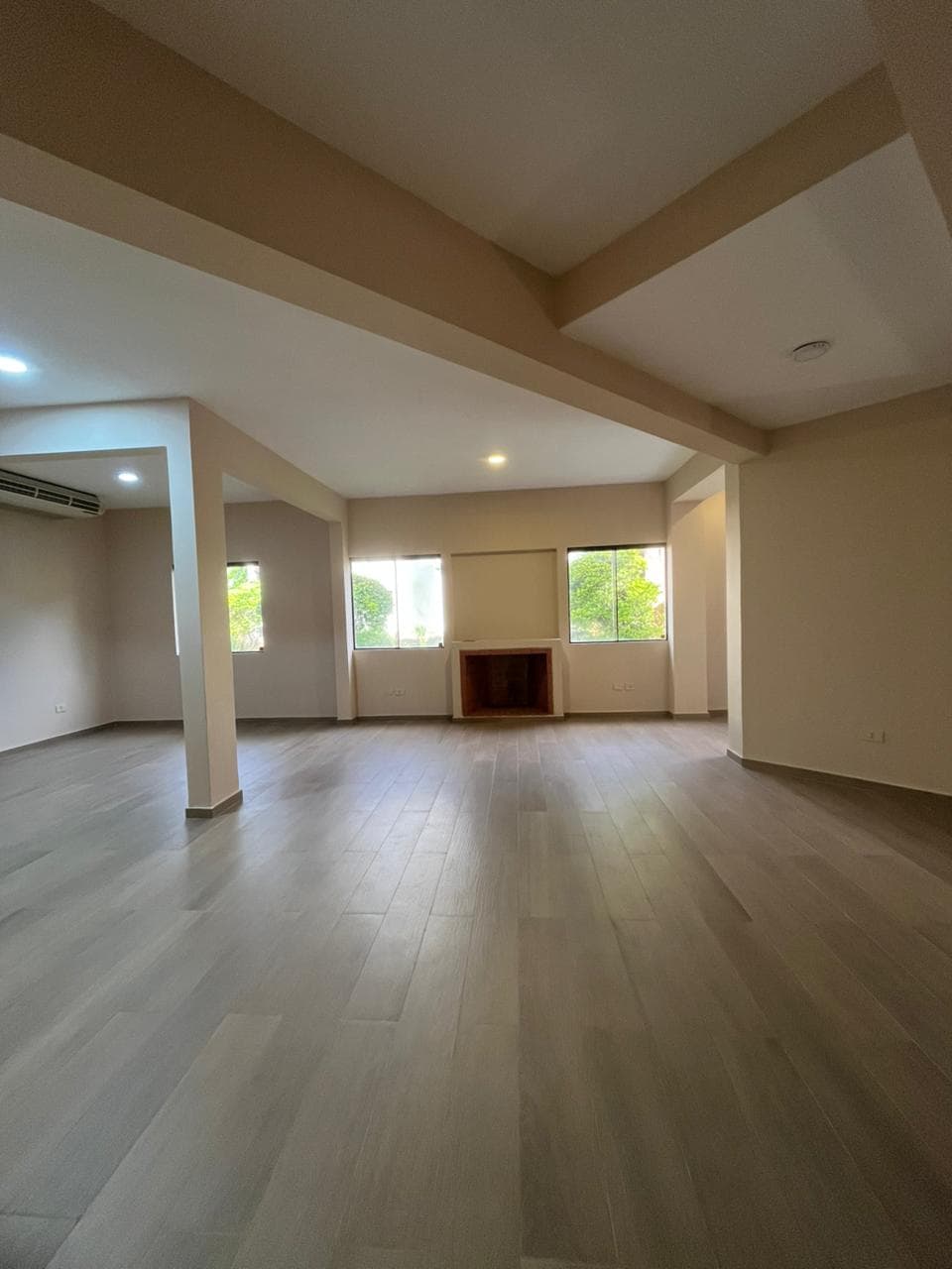 Los laureles - en alquiler casa con 4 dormitorios, en condominio
