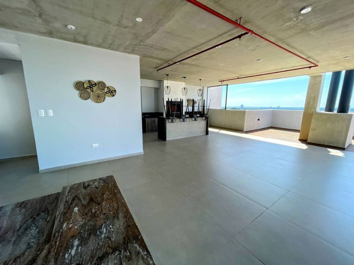 Amplio departamento con espectacular vista en edificio torre augusta — foto 2