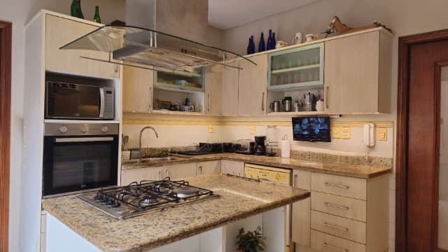 Residencia de 4 Dormitorios en Fernando zona Norte, foto 3