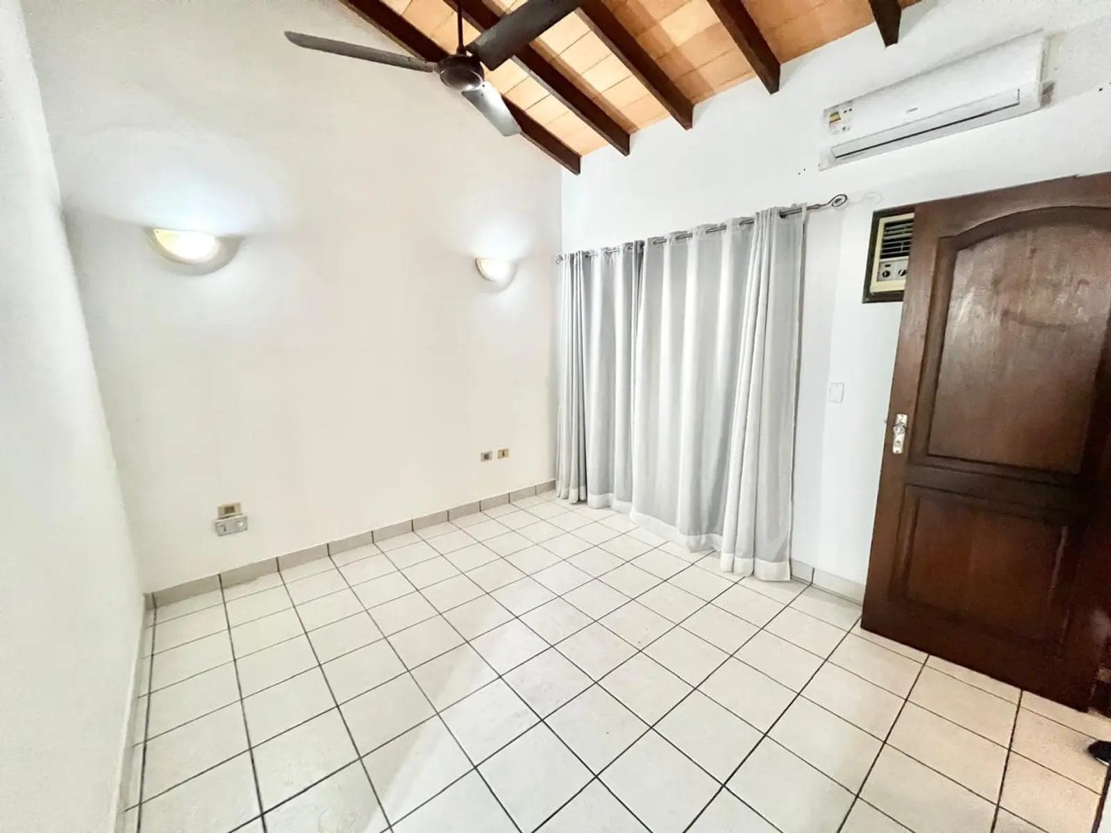 Dúplex en alquiler – zona ips central — foto 4