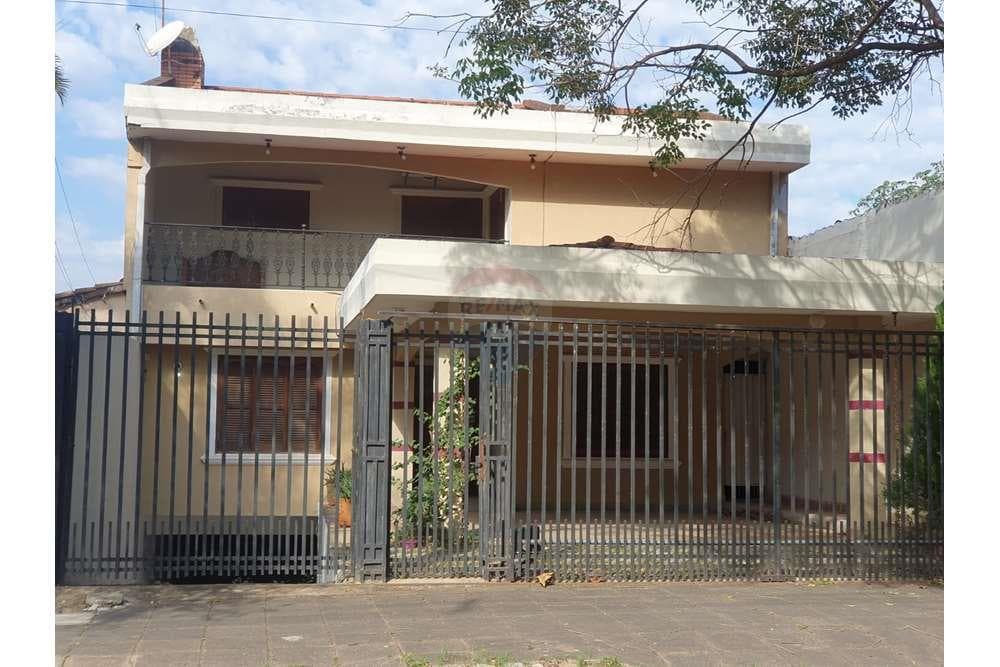 Alquilo Residencia Colonial Hipódromo. Asunción