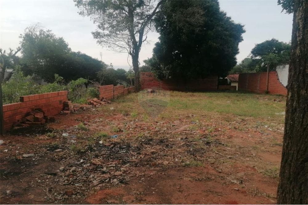 Amplio terreno en b° laurelty-Capiatá ruta 2
