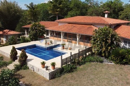 En Venta Residencia De Lujo En San Bernardino. Terreno De 16.380 M²