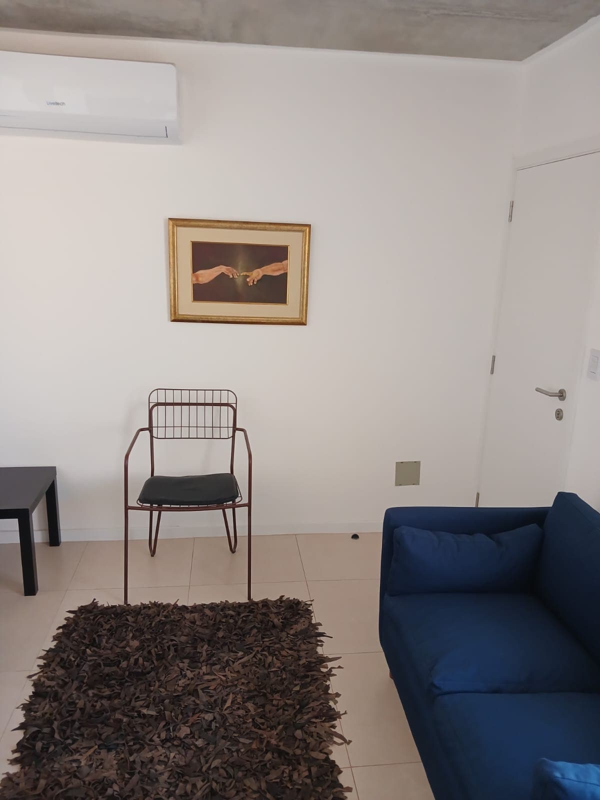 Departamento de 2 dormitorios semi-amoblado condominio alta vida, foto 4