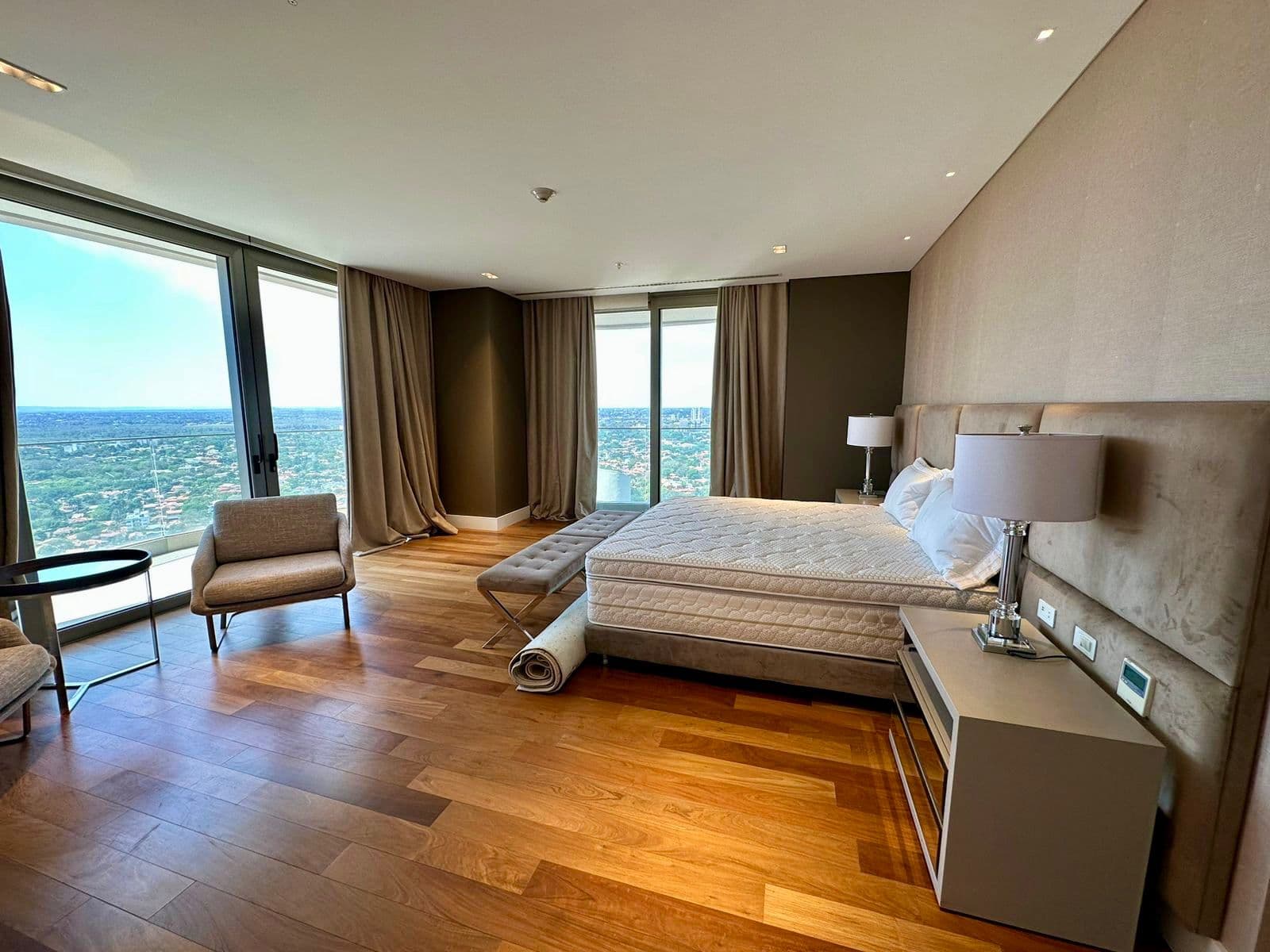 A 2.300.000 usd - vendo apartamento amoblado y equipado en el jade park-torre la pacho (4 dorm) — foto 2
