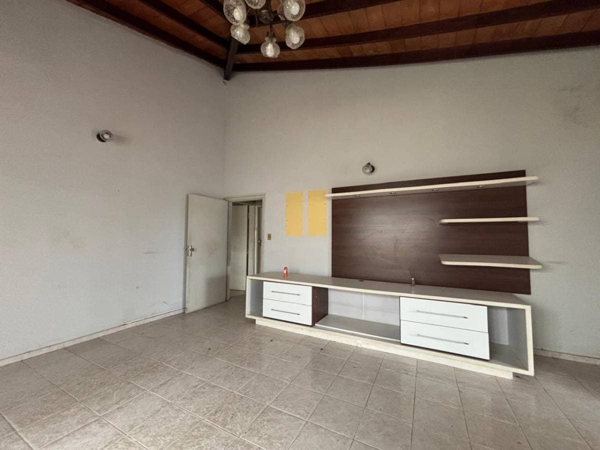 Casa en barrio los laureles para refaccionar, foto 4