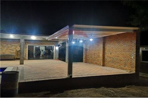 Casa en venta en condominio Mira Lago con pileta, foto 2
