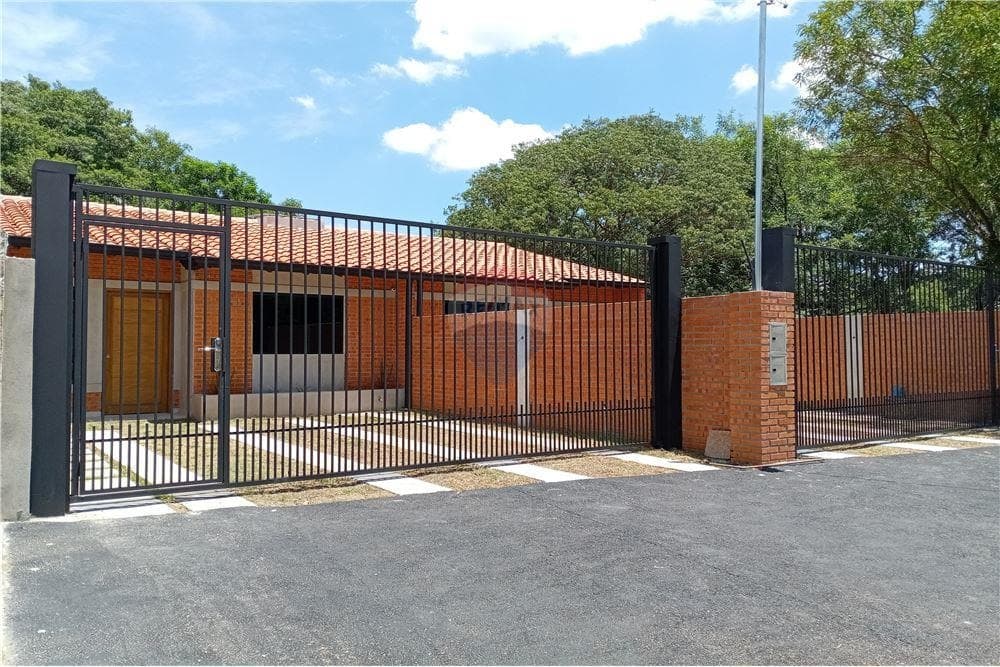Chalet - Venta - Villa Elisa, Paraguay, foto 3
