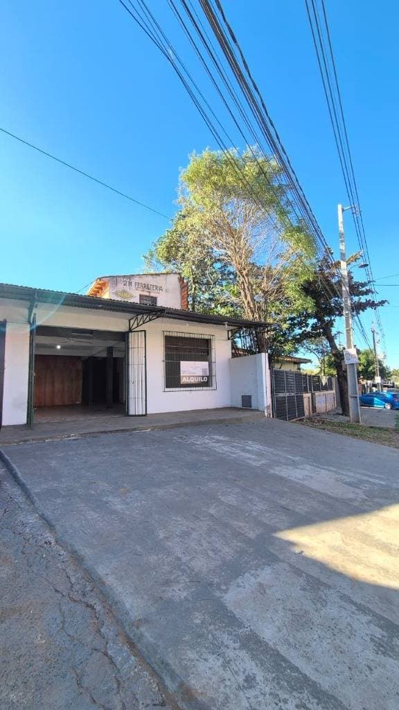 Sanlon comercial Luque, foto 1