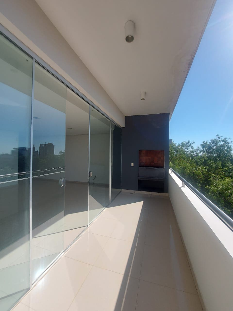 Hermoso y Amplio Dpto de 2 Habit en Villa Morra, foto 3