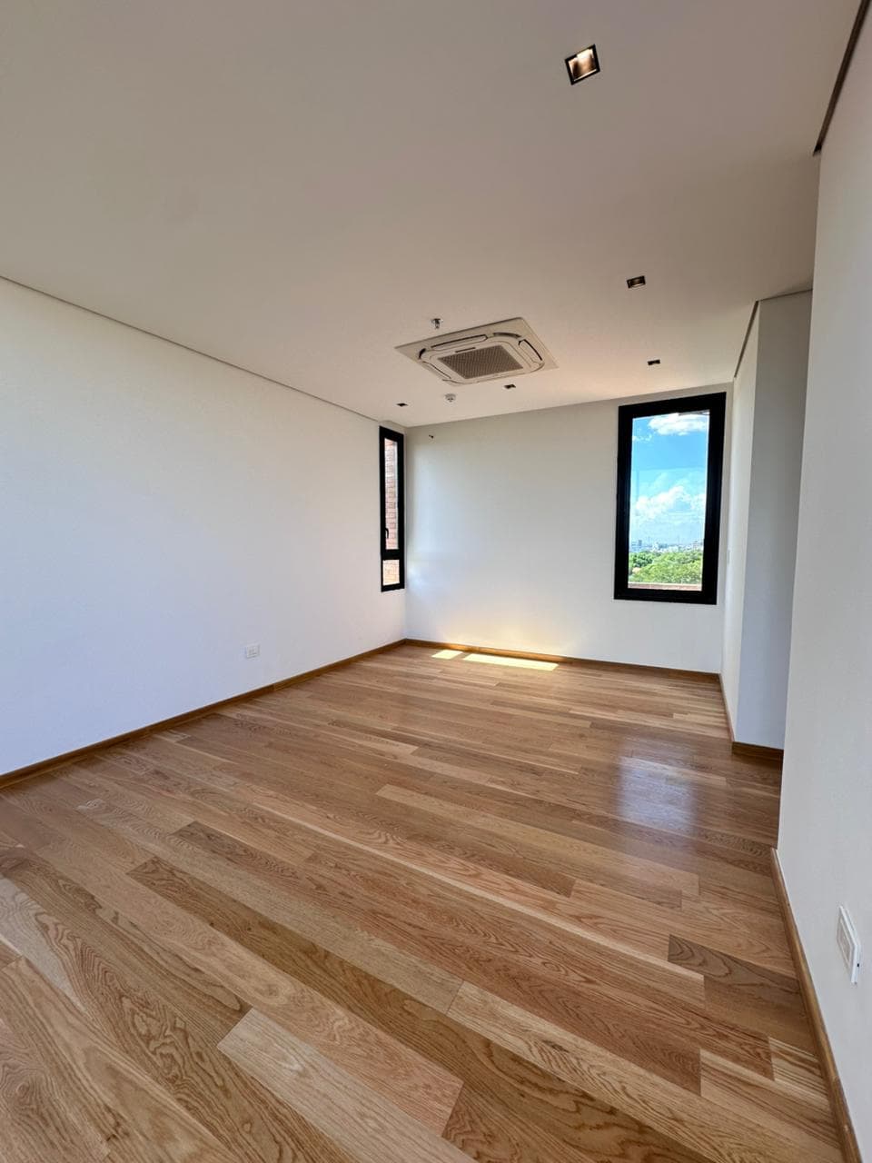 En alquiler penthouse de lujo en barrio mariscal lopez — foto 4