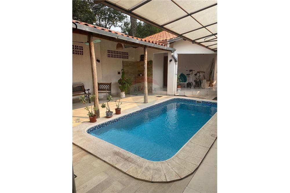 Casa Amplia en Venta en Barrio Kennedy, foto 5