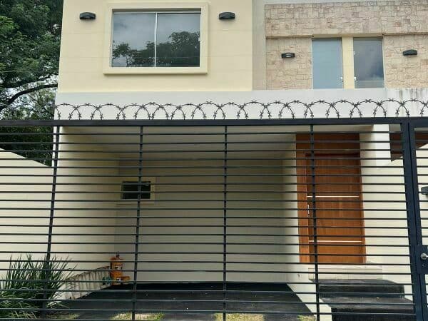 Duplex - 3 dormitorios y 3 baños cuarto barrio - Luque — foto 1