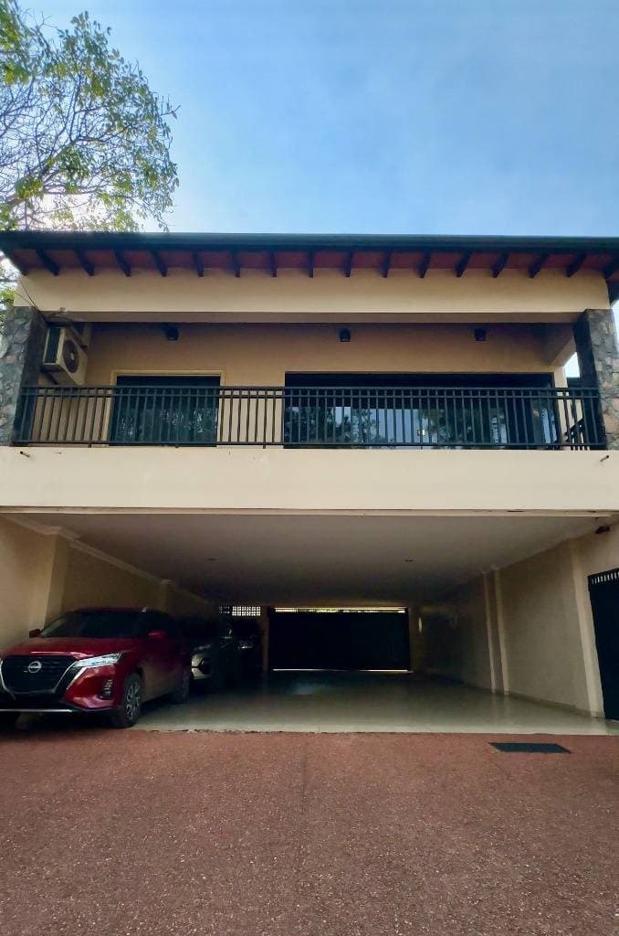 casa para uso comercial o vivienda 2.100 m² San Lorenzo shopping Pinedo, foto 4
