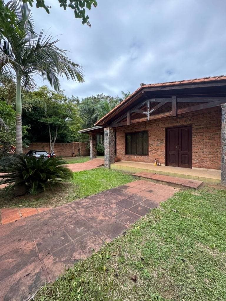 En Venta Casa Quinta con Piscina en Estanzuela – Itauguá, foto 1