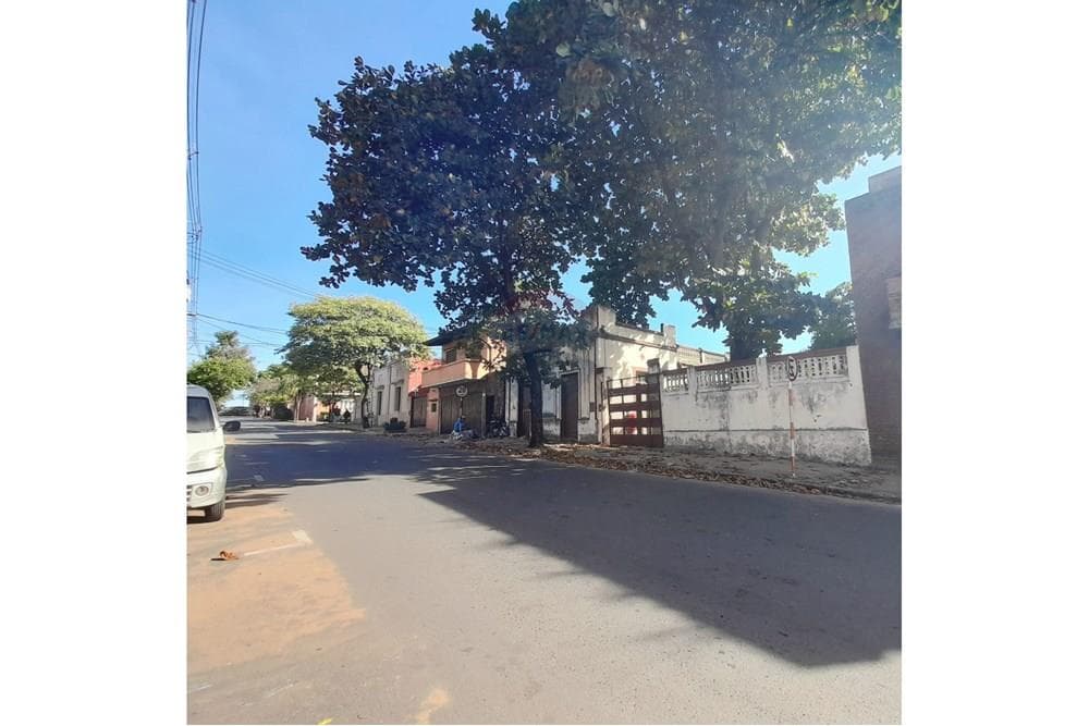 Amplio Terreno en venta. Bo. Dr. Francia Asunción — foto 3