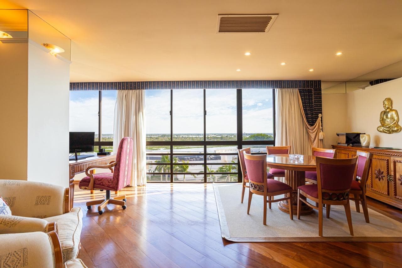 Alquilo amplio departamento con vista al rio Lambaré