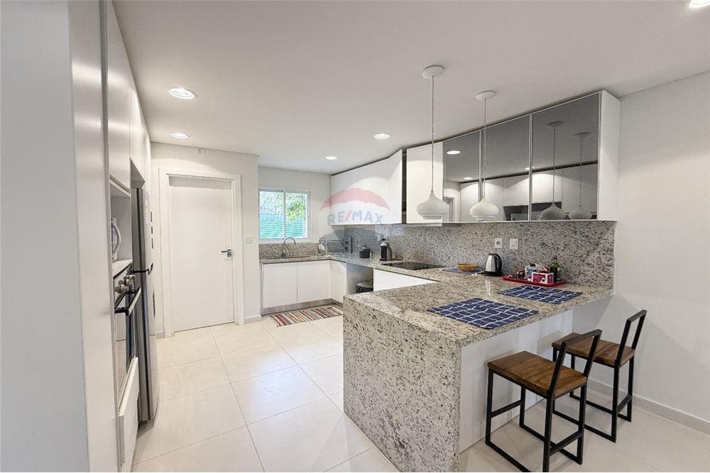 Residencia - Alquiler - San Bernardino, Paraguay — foto 3