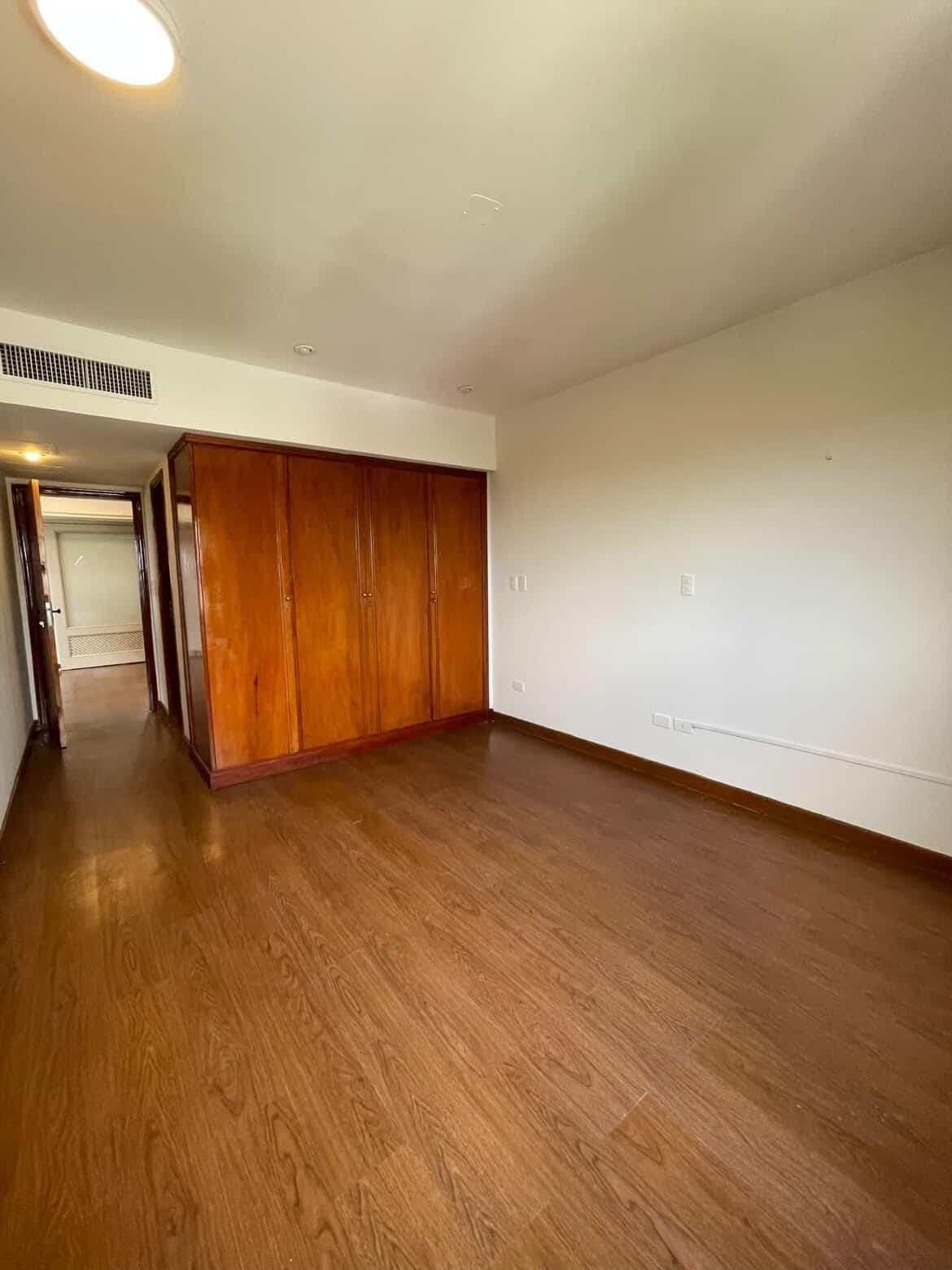 En venta amplió departamento de 3 dormitorios en Las Mercedes, foto 2