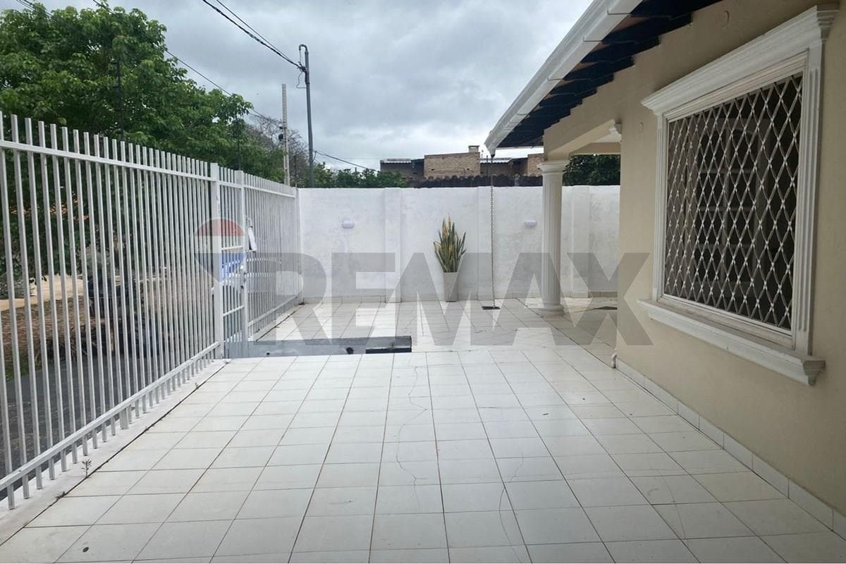 Casa en Luque barrio campo grande, foto 2