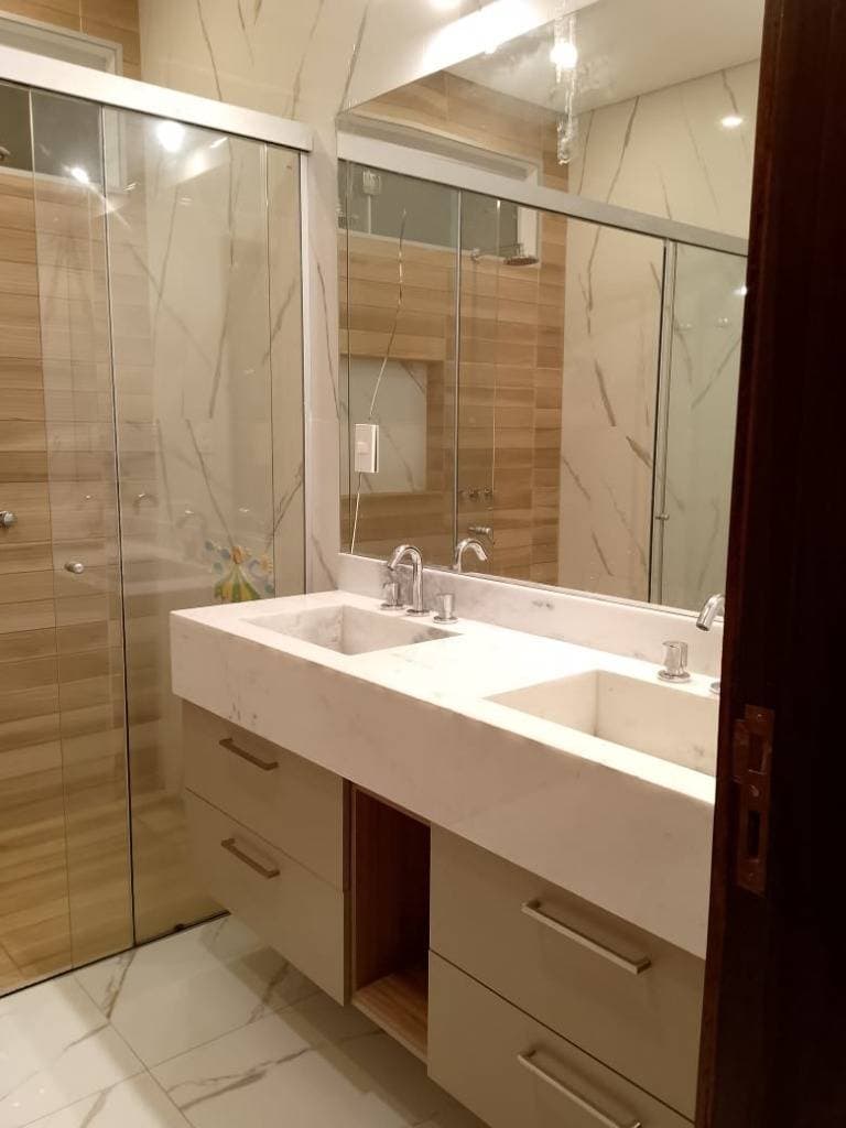 Elegante residencia de una sola planta en 4to. Bariio de Luque, foto 4