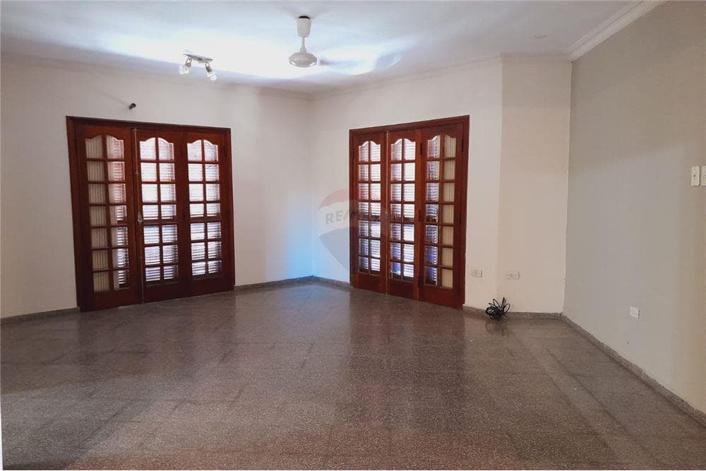 Casa c/ piscina y cancha d fútbol en Lambaré, foto 3