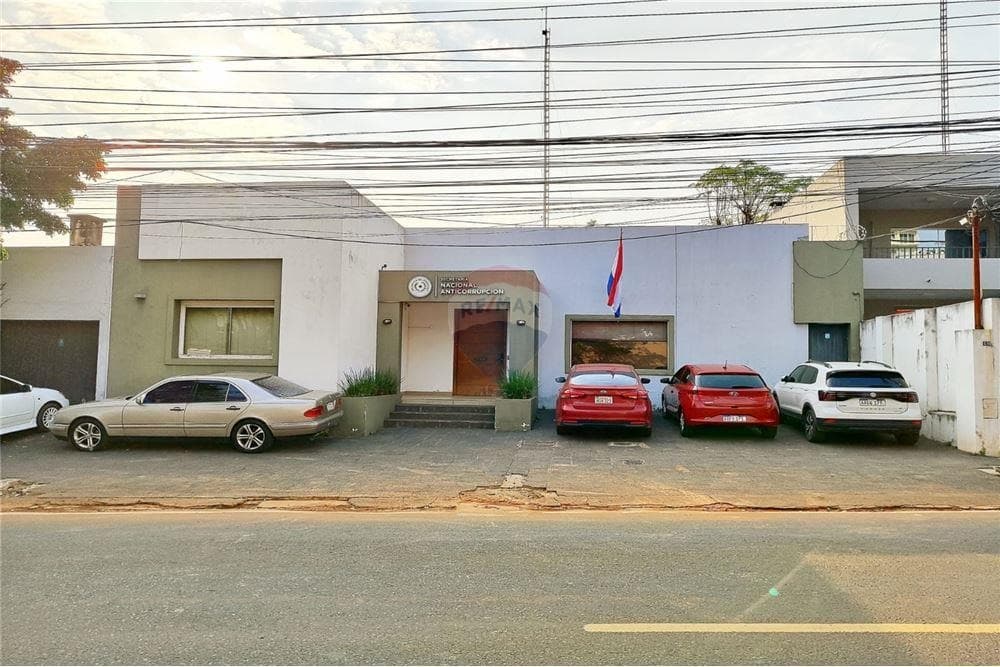 Amplia residencia para oficina sobre gral. Santos!, foto 3