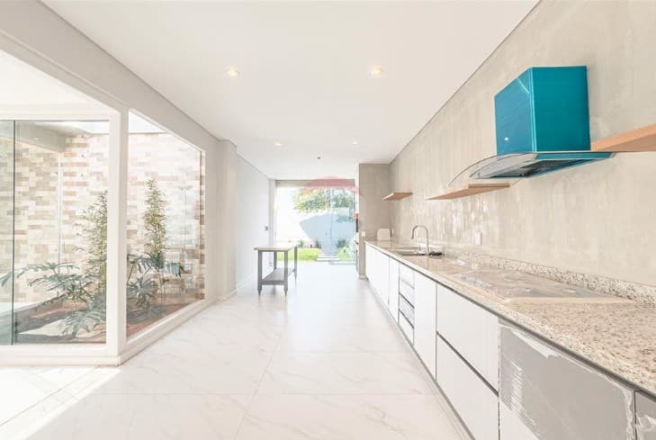 En venta amplia casa con piscina en Villa Elisa, foto 2