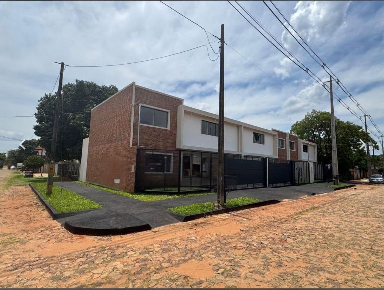 Vendo exclusiva residencia en Luque cuarto barrio - zona top