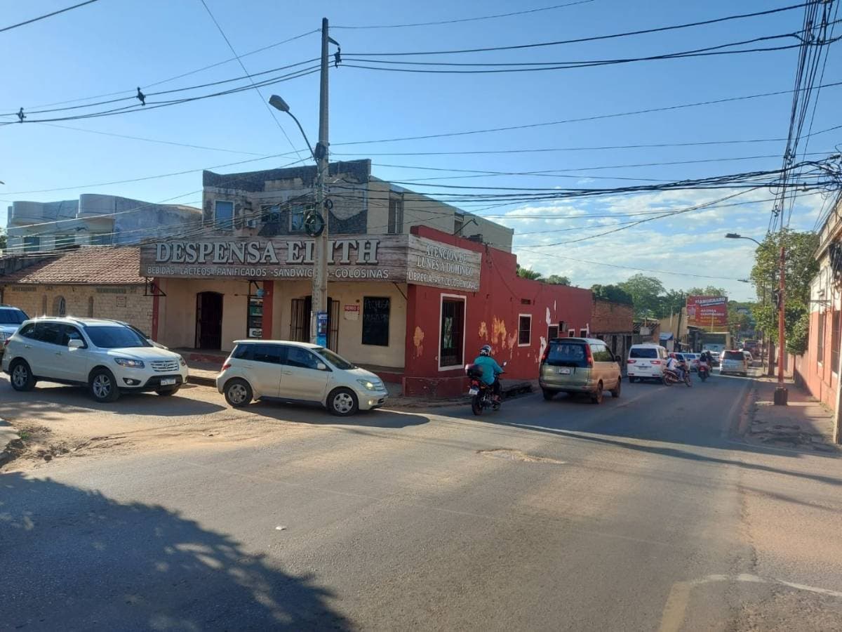 Descripción: Vendo esquina en zona altamente comercial de San Lorenzo, foto 1