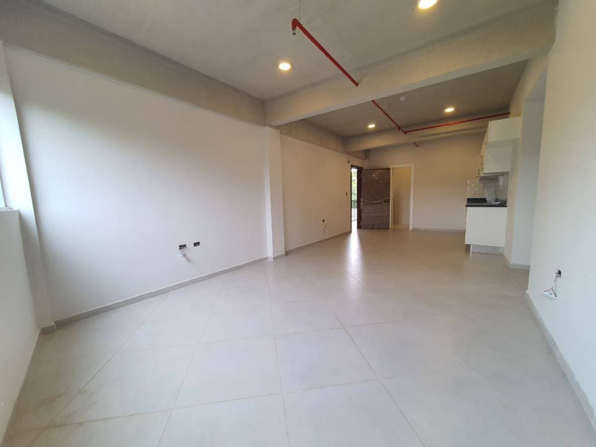 Departamento de 2 habitaciones en Luque, foto 4