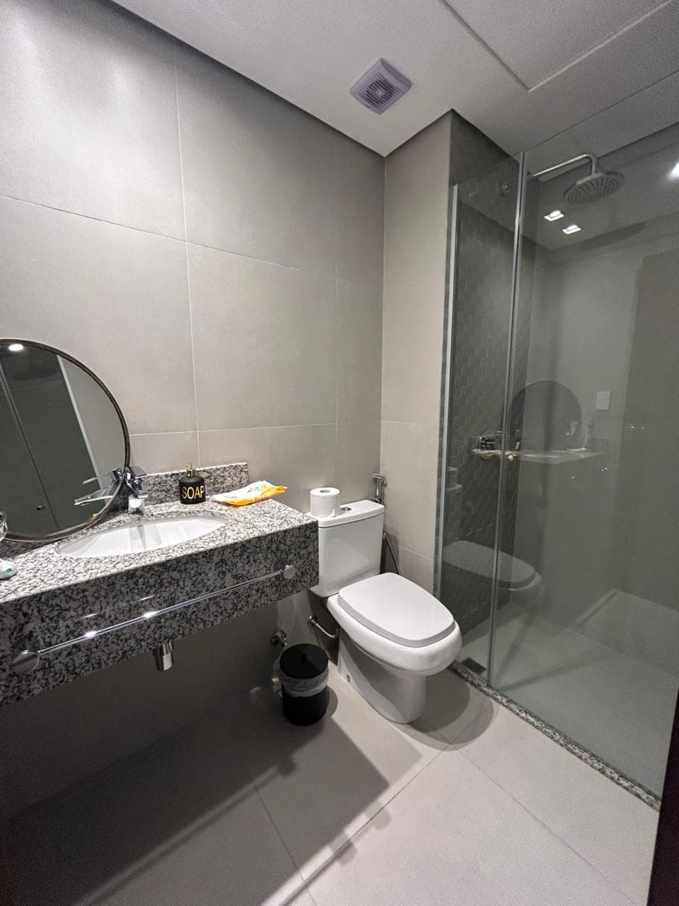 En alquiler departamento amoblado 2 dormitorio en Los Laureles - Asunción — foto 5