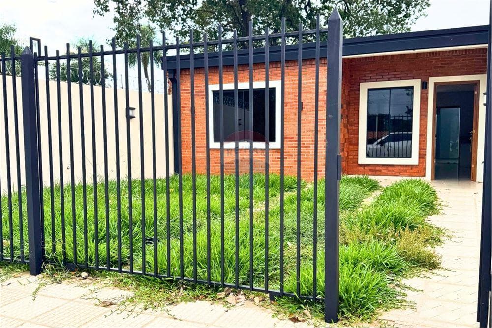 Chalet - Venta - Luque, Central, Paraguay — foto 2