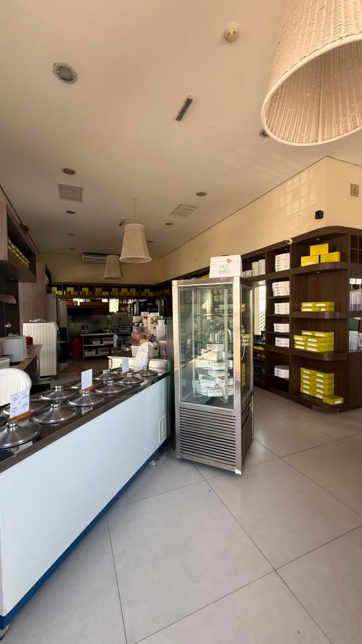 En alquiler - propiedad comercial en esquina, foto 3