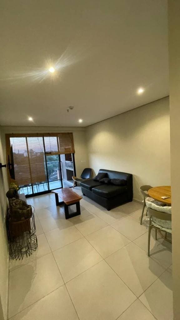 Departamento de dos habitaciones amoblado en Alquiler Bosques de Villa Morra, foto 1