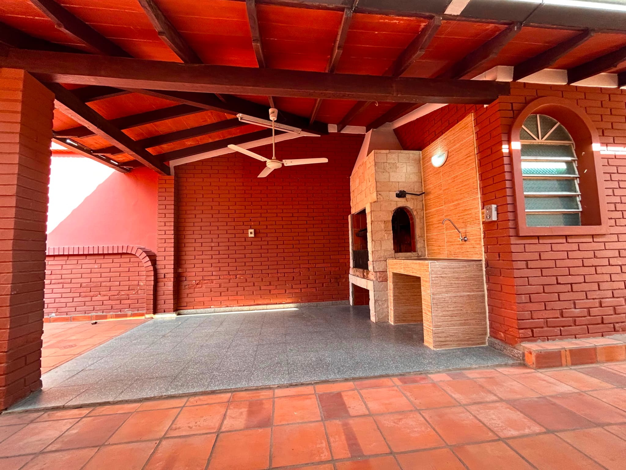 CASA SEMI AMOBLADA | A cuadras del acceso a la Costanera Sur, foto 4