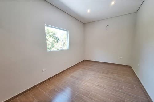 de CASA en Luque, Central, foto 4