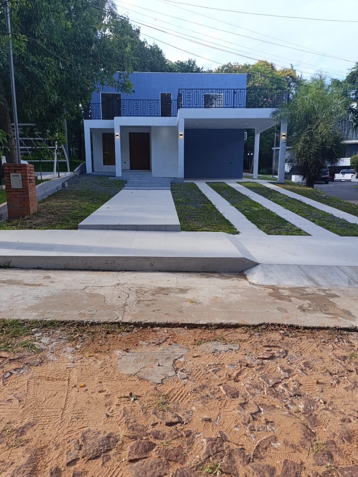 Vendo casa en lambare b° cerrado lomas verdes