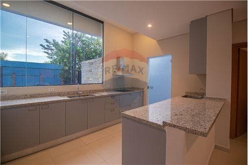 Duplex-Venta-PY Central Luque Primer Barrio Pampa Grande