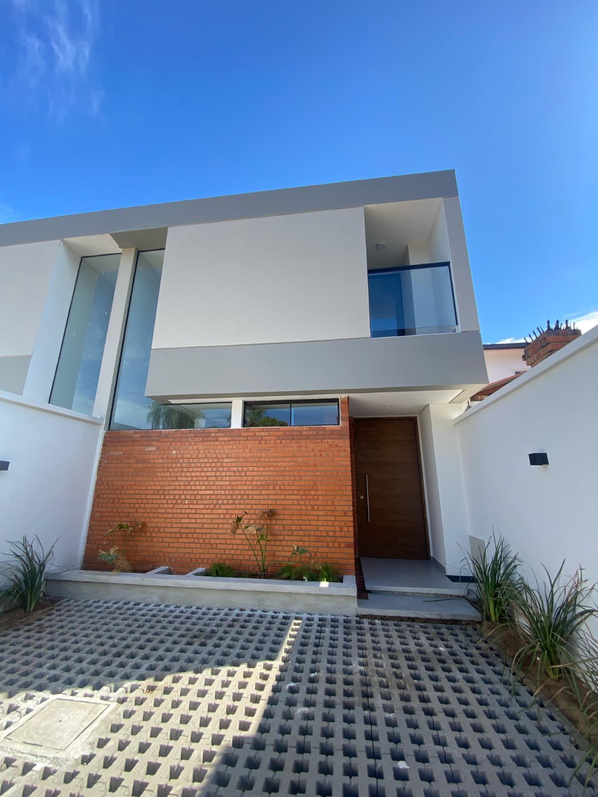 En venta – dúplex en tuyutí, foto 2