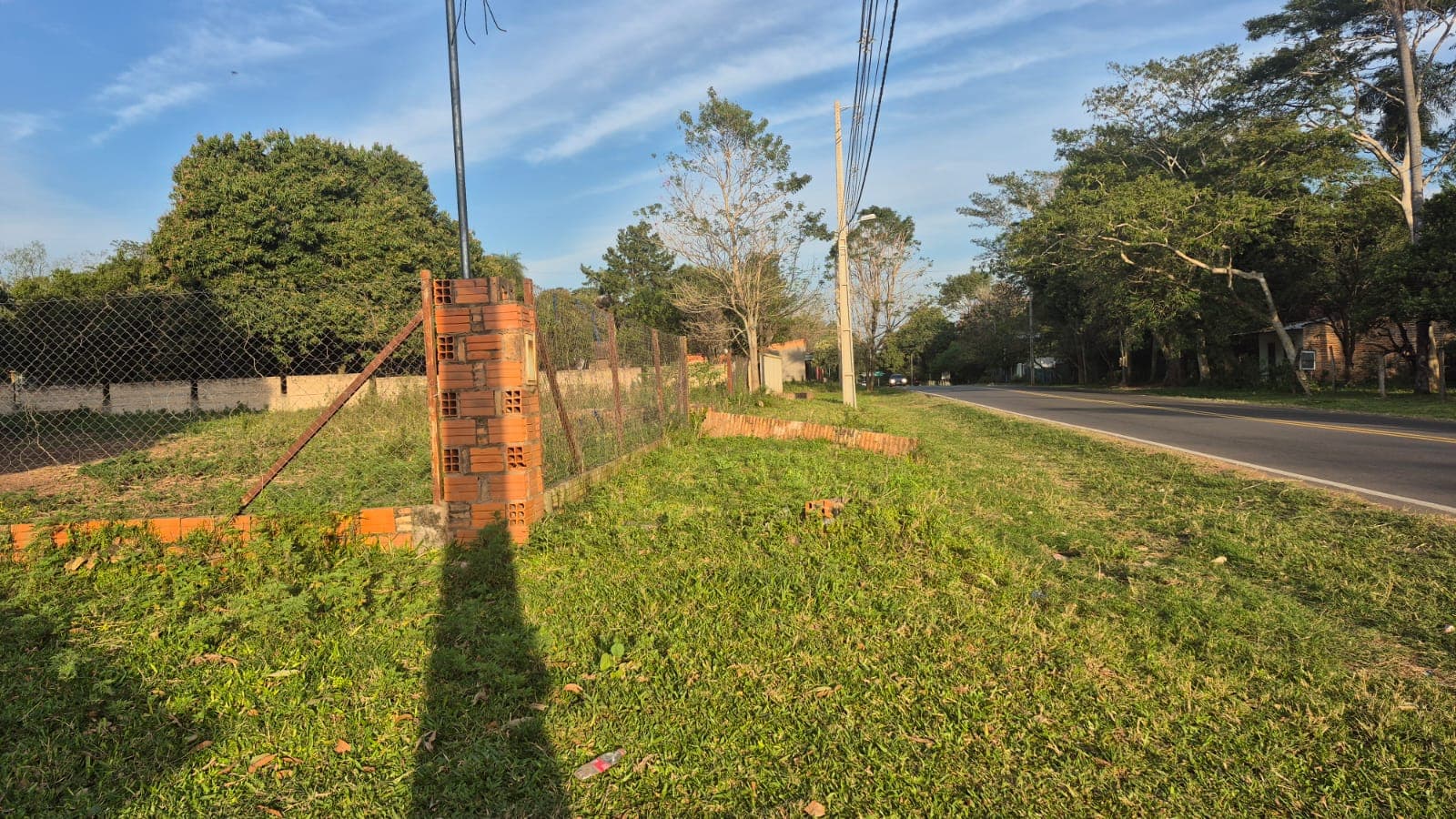 Gran terreno en esquina en Ypané – 1.691 m², foto 3