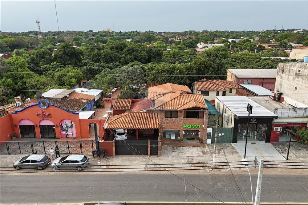 En venta enorme hermosa casa en lambare sobre cacique, foto 4