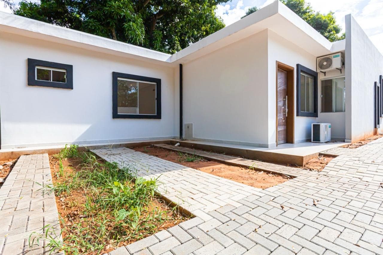 Oferta de casa en barrio cerrado Luque