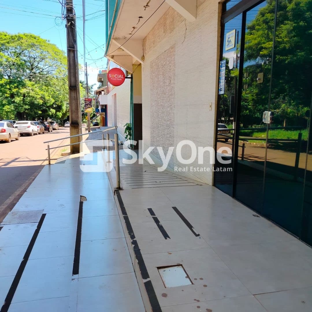 Salón comercial en el km4 de Ciudad del Este — foto 1