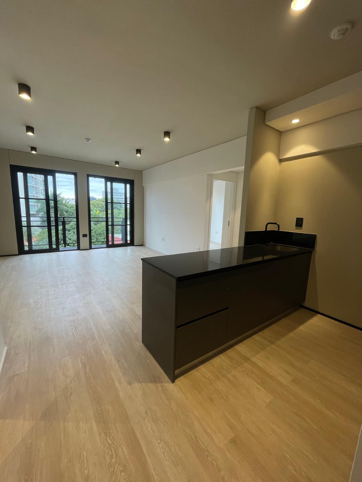 Villa Morra - en venta departamento a estrenar 2 dormitorios, foto 1